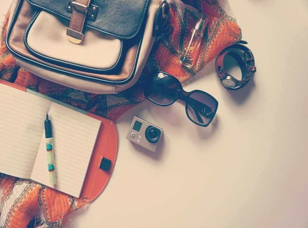organizing travel suitcase
